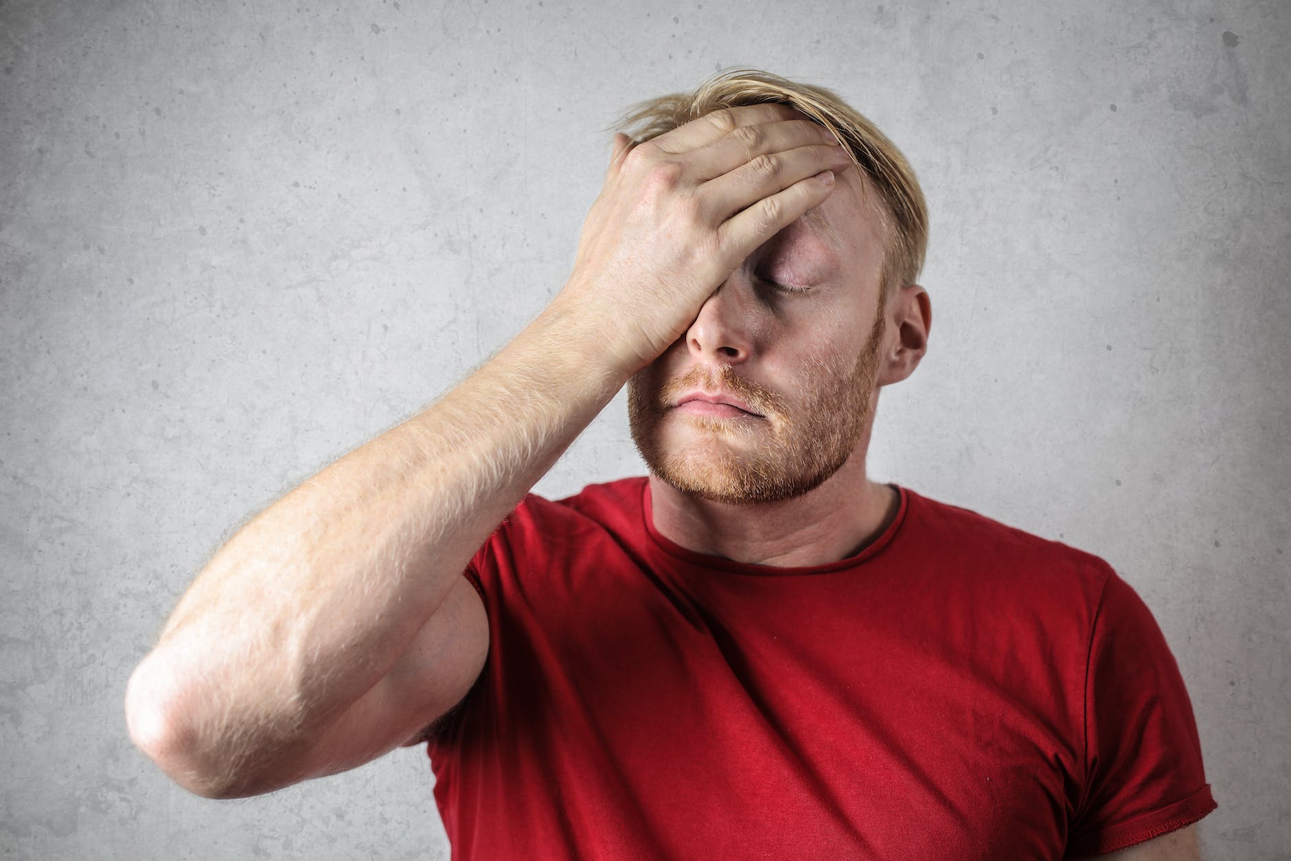 Entendiendo el dolor de cabeza con escalofríos: ¿qué puedes hacer?